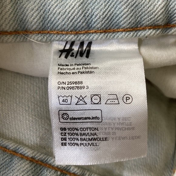 H&M Women’s Light Wash High Waisted Denim Jeans Shorts Size 14 - Picture 4 of 12